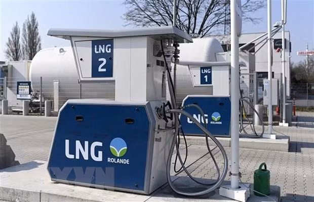 Ảnh minh họa: Một trạm bơm khí tự nhiên hóa lỏng ở Dortmund, Đức ngày 24/3/2022. (Ảnh: AFP/TTXVN)