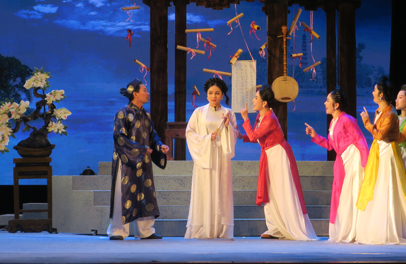 Cảnh trong vở chèo “Xuân Hương nữ sĩ”. Ảnh: Cổng thông tin điện tử thành phố Hải Phòng