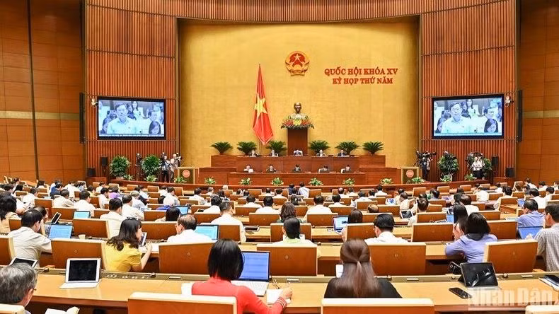 Quang cảnh phiên thảo luận ở Hội trường Diên Hồng chiều 31/5. (Ảnh: DUY LINH)