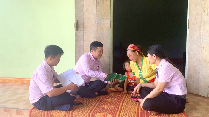 Trong 20 năm qua Ngân hàng Chính sách xã hội huyện Anh Sơn đã đã nỗ lực triển khai thực hiện hiệu quả nhiều chương trình tín dụng ưu đãi đối với hộ nghèo và các đối tượng chính sách khác. (Ảnh: Trang thông tin điện tử huyện Anh Sơn)