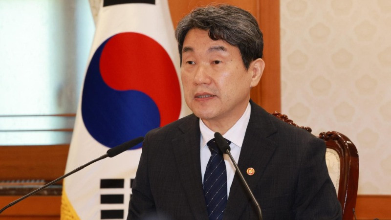 Quyền Tổng thống Hàn Quốc Lee Joo-ho phát biểu tại một cuộc họp khẩn ở Seoul.