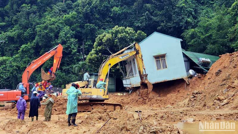 Khu vực xảy ra sạt lở nghiêm trọng trên đèo Bảo Lộc.