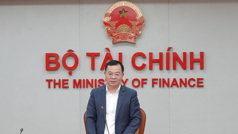 Đại diện Bộ Tài chính báo cáo về tình hình Tổng kiểm kê tài sản công.