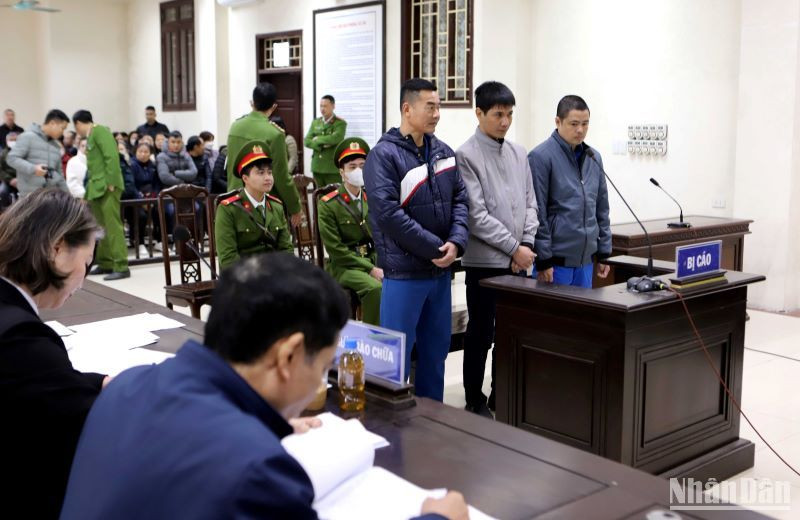 Các bị cáo tại phiên tòa.