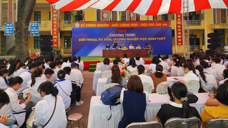 Quang cảnh buổi đối thoại.