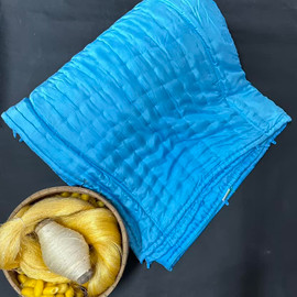 Chăn bông tơ tằm tự dệt