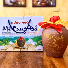 Rượu ngô Mê Cung Đá
