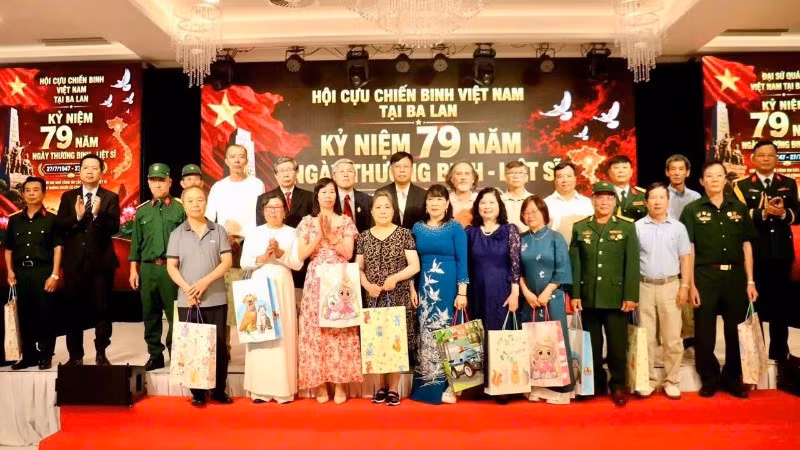 Lan tỏa đạo lý “Uống nước nhớ nguồn” trong cộng đồng người Việt tại Ba Lan