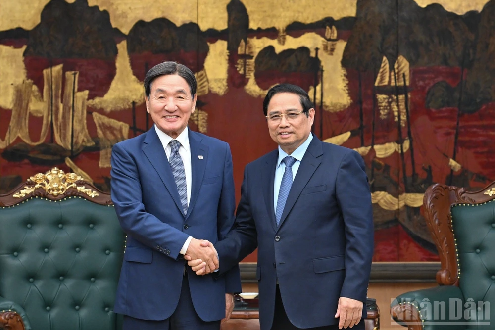 Thủ tướng Chính phủ Phạm Minh Chính và Đặc phái viên của Tổng thống Hàn Quốc. (Ảnh: TRẦN HẢI)
