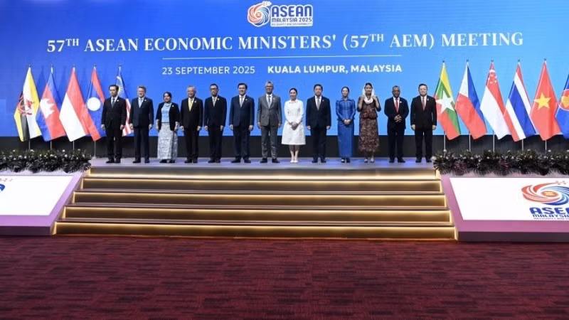 Các đại biểu chụp ảnh tại hội nghị. (Ảnh: ASEAN.ORG)