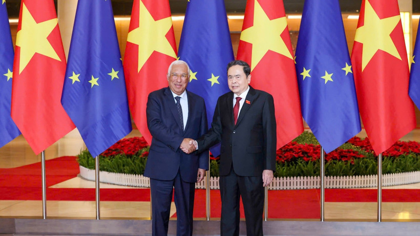 Chủ tịch Quốc hội Trần Thanh Mẫn và Chủ tịch Hội đồng châu Âu Antonio Costa. (Ảnh: DUY LINH)