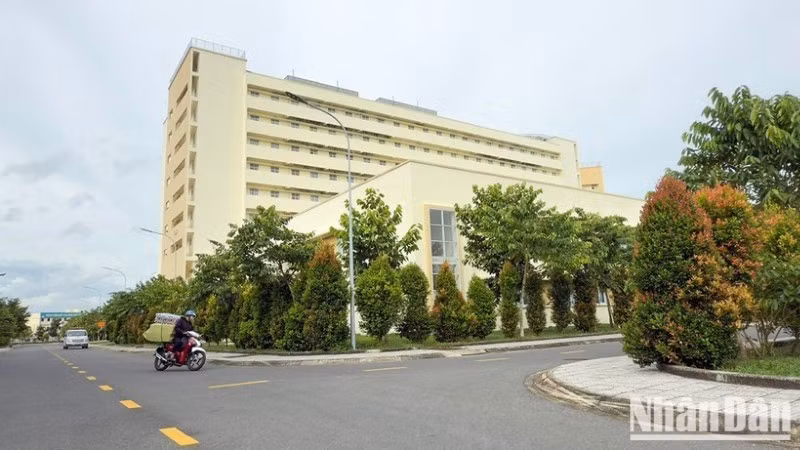 Khuôn viên Bệnh viện đa khoa Trà Vinh luôn xanh-sạch-đẹp. 