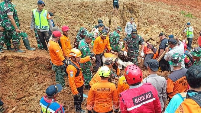 Chính quyền Indonesia cho biết các vụ lở đất do mưa lớn gây ra tại hai khu vực thuộc tỉnh Trung Java vào tuần trước đã làm ít nhất 18 người thiệt mạng. (Ảnh: THX/TTXVN)