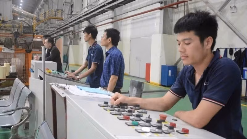 Ứng dụng công nghệ hiện đại trong sản xuất tại Công ty cổ phần Sữa Việt Nam Vinamilk.