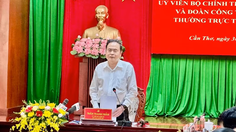 Chủ tịch Quốc hội Trần Thanh Mẫn phát biểu kết luận cuộc làm việc. 