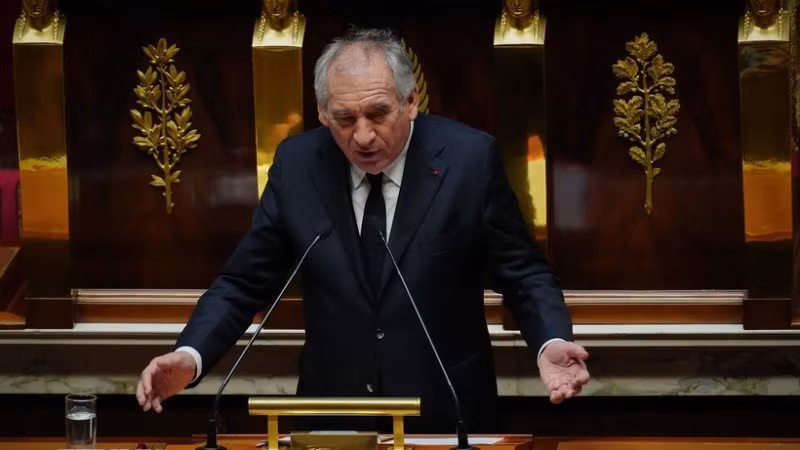Thủ tướng Pháp Francois Bayrou phát biểu trước Quốc hội ở Paris. (Ảnh: THX/TTXVN)