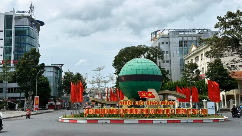 Tại Trung tâm phường Phú Lợi thường xuyên diễn ra các hoạt động kinh tế-xã hội năng động, phong phú.