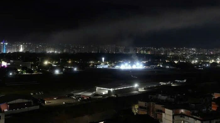 Nhiều tiếng nổ lớn đã vang lên ở thủ đô Caracas của Venezuela, đồng thời điện đã bị ngắt tại một căn cứ quân sự lớn. (Ảnh: IRNA/TTXVN)