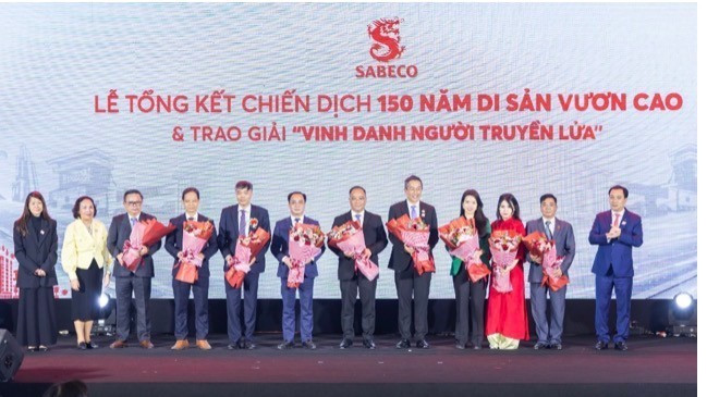 Các cá nhân được vinh danh "Người có khả năng kết nối nguồn lực xã hội".