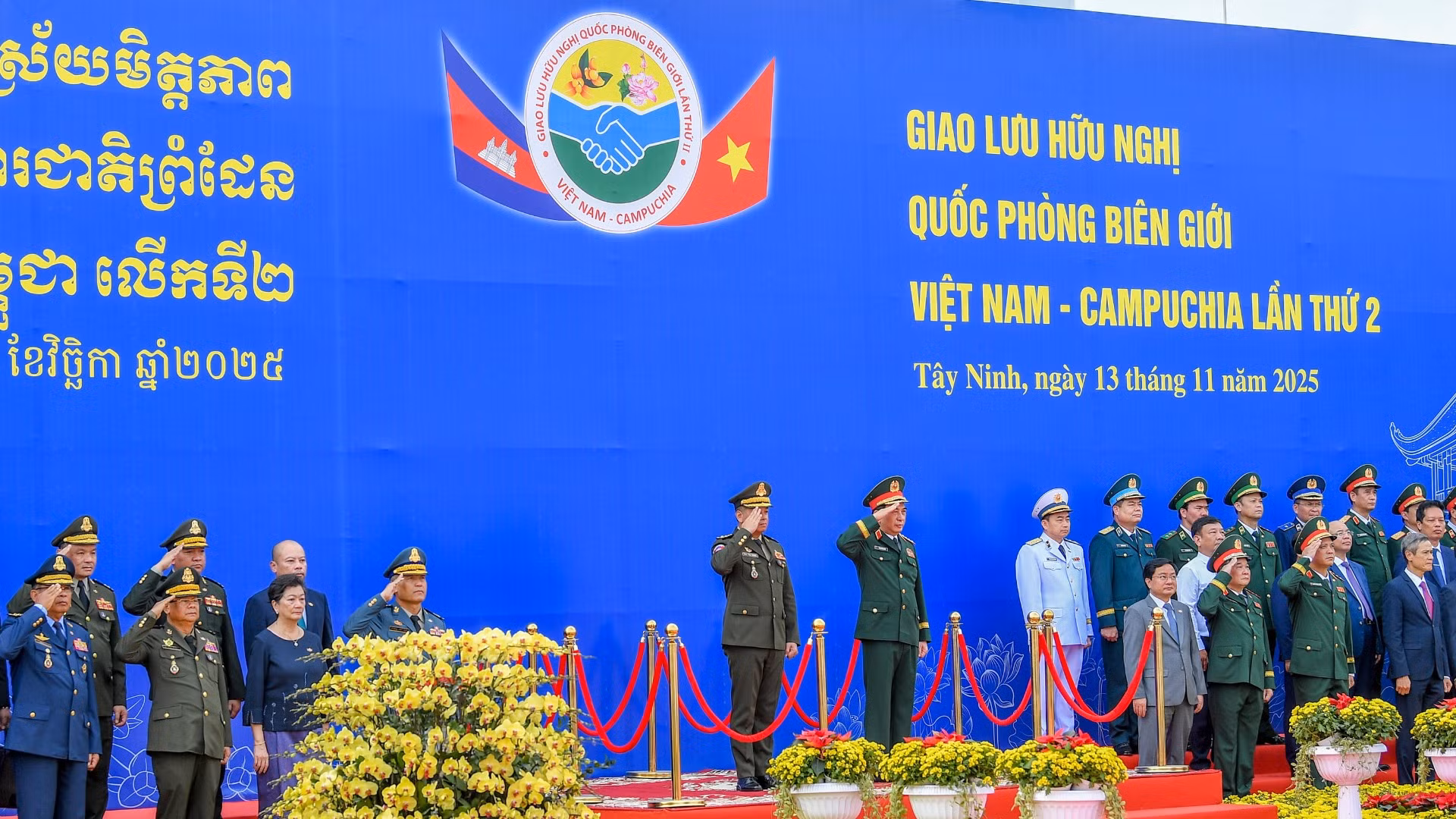 Quang cảnh buổi lễ.