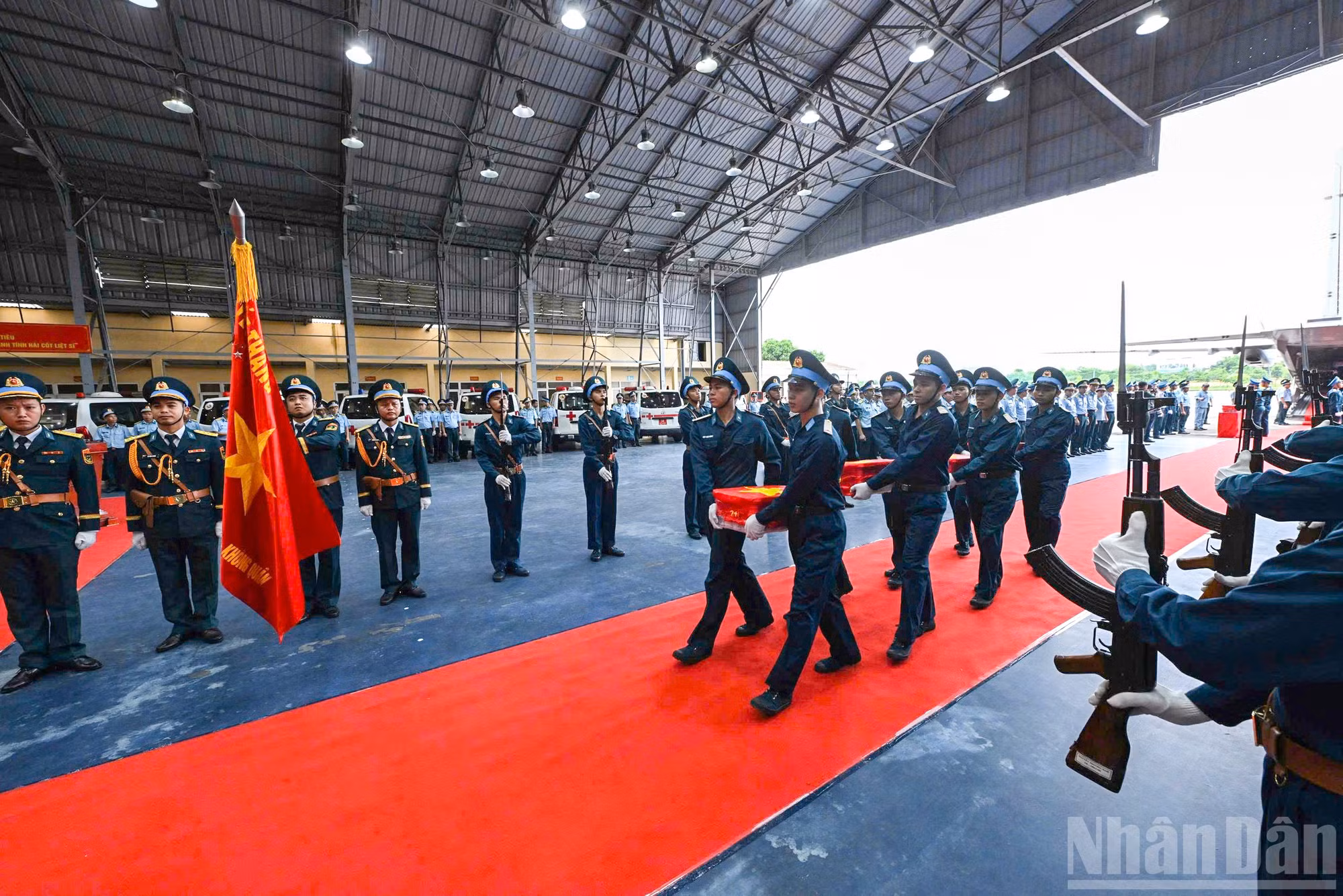 ndo_br_van-chuyen-ban-giao-mau-xd-danh-tinh-liet-si-8.jpg
