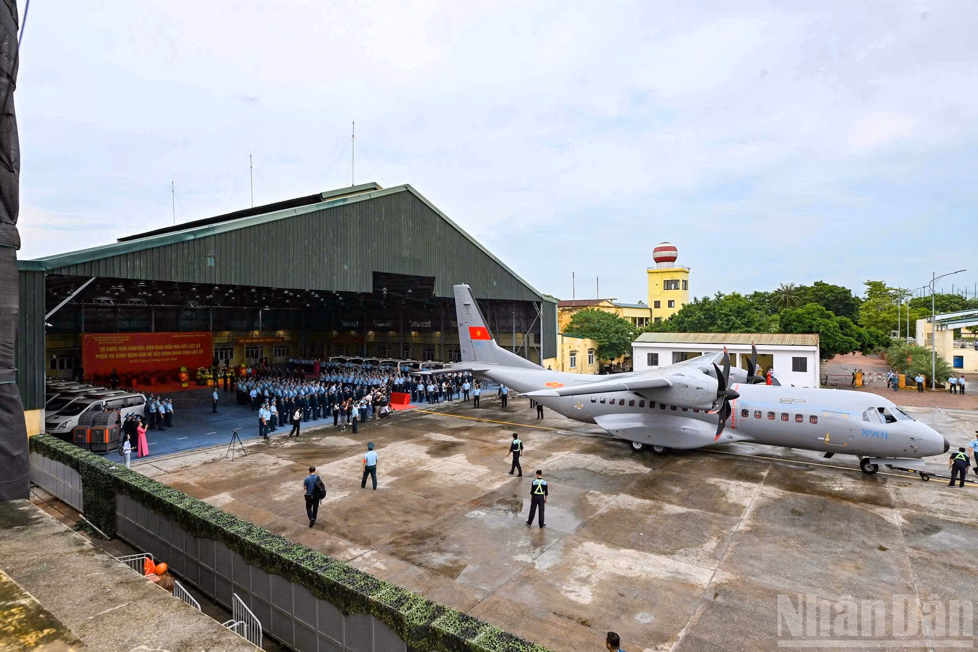 ndo_br_van-chuyen-ban-giao-mau-xd-danh-tinh-liet-si-6-712.jpg