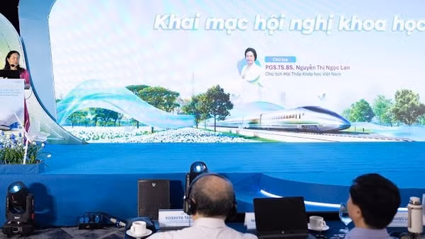 Khai mạc hội thảo tại Hà Nội.