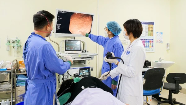  Hệ thống nội soi hiện đại được ứng dụng trong tầm soát phát hiện sớm, chẩn đoán ung thư đường tiêu hóa.