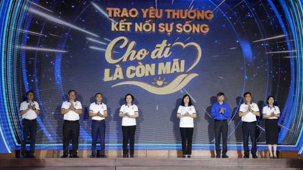 Các đại biểu tham dự Chương trình “Ngày hưởng ứng hiến tặng mô, tạng 20/5".