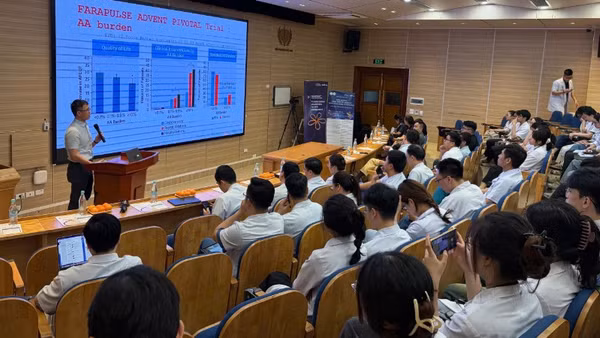 Giáo sư Li-Wei Lo chia sẻ hiệu quả triệt đốt rung nhĩ bằng PFA và kinh nghiệm tại Đài Loan (Trung Quốc).