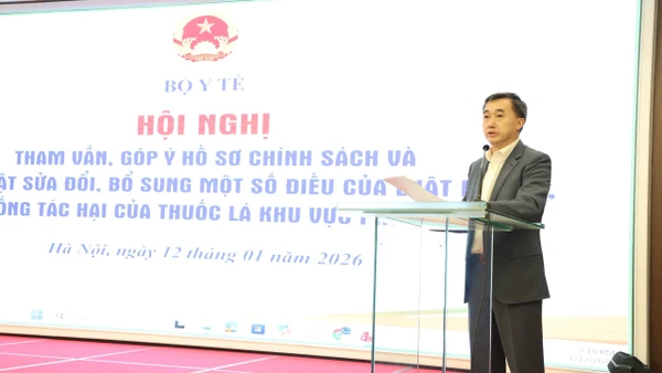 Giáo sư, Tiến sĩ Trần Văn Thuấn, Thứ trưởng Y tế phát biểu khai mạc Hội nghị.