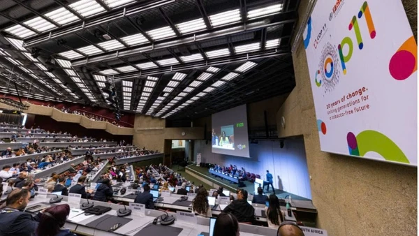 Các đại biểu tham dự phiên khai mạc.