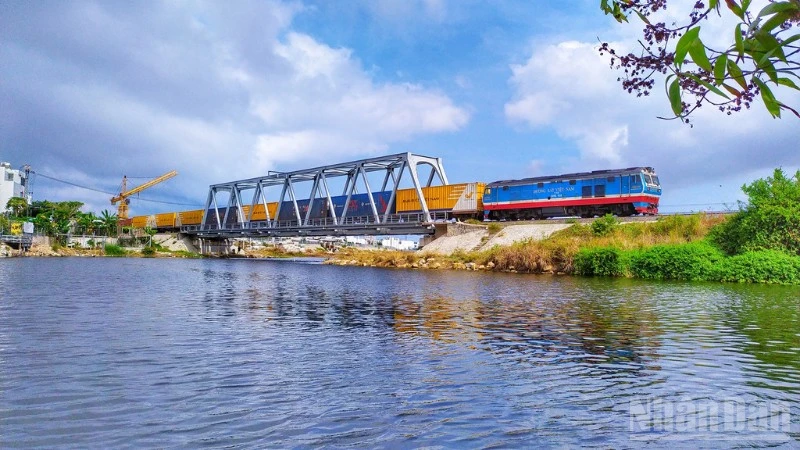 Create a specific mechanism to develop science and technology to serve key national railway projects