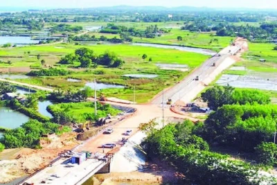 Vướng mặt bằng nên sau nhiều năm thi công, đến nay dự án đường ven biển Dung Quất-Sa Huỳnh vẫn còn dở dang.