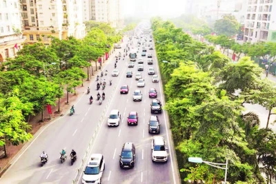 Tình trạng giao thông trên đường Võ Chí Công đã bước đầu trật tự, thuận lợi hơn.