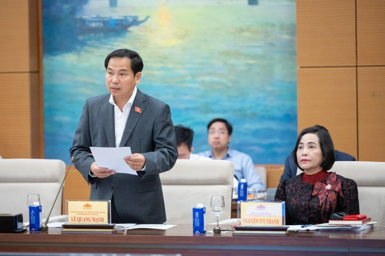 Tổng Thư ký Quốc hội, Chủ nhiệm Văn phòng Quốc hội Lê Quang Mạnh phát biểu tại phiên họp. (Ảnh: DUY LINH) image-3.jpg