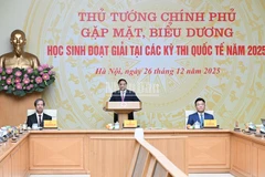 Thủ tướng Chính phủ Phạm Minh Chính chủ trì gặp mặt, biểu dương các học sinh đoạt các giải tại các kỳ thi quốc tế năm 2025. (Ảnh: Trần Hải)