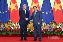 Thủ tướng Chính phủ Phạm Minh Chính và Chủ tịch Hội đồng châu Âu António Costa. (Ảnh: TRẦN HẢI)