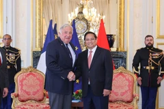Thủ tướng Phạm Minh Chính và Chủ tịch Thượng viện Gérard Larcher. (Ảnh: VGP/Nhật Bắc)