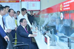 Thủ tướng Chính phủ Phạm Minh Chính thăm Trung tâm Phục vụ hành chính công phường Hồng An, thành phố Hải Phòng. (Ảnh: THANH GIANG)