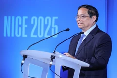 Thủ tướng Phạm Minh Chính chia sẻ kinh nghiệm của Việt Nam dựa trên phương châm "thuận thiên" và tiêu chí "đồng lợi ích, đa mục tiêu". (Ảnh: VGP/NHẬT BẮC)