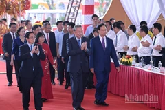 Tổng Bí thư Tô Lâm, Thủ tướng Phạm Minh Chính và các đồng chí lãnh đạo, nguyên lãnh đạo Đảng, Nhà nước tới dự Lễ khánh thành, khởi công các dự án, công trình chào mừng kỷ niệm 80 năm Quốc khánh. (Ảnh: Trần Hải). 