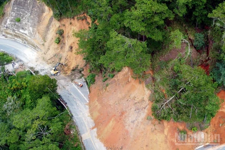 Khu vực sạt lở trên Quốc lộ 20, đoạn qua đèo D'Ran, phường Xuân Trường-Đà Lạt, tỉnh Lâm Đồng.