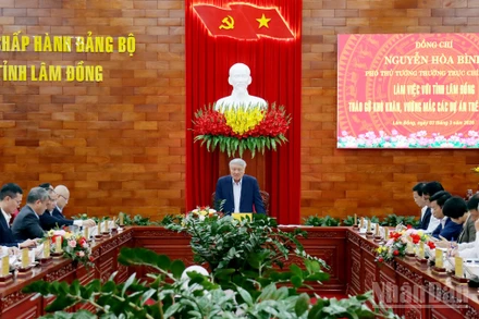 Phó Thủ tướng Thường trực Nguyễn Hòa Bình làm việc với tỉnh Lâm Đồng về tháo gỡ khó khăn, vướng mắc các dự án trên địa bàn tỉnh.