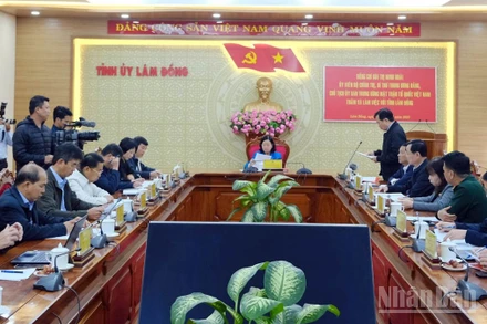 Quang cảnh buổi làm việc.