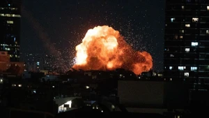 Địa điểm tại Tel Aviv, Israel bị trúng tên lửa từ Iran, ngày 28/2/2025. (Ảnh: IRNA/TTXVN)