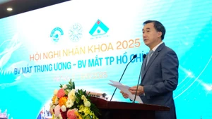 Thứ trưởng Y tế Trần Văn Thuấn phát biểu tại Hội nghị Nhãn khoa năm 2025.