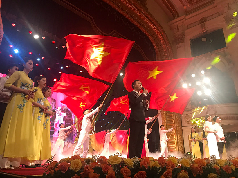 Biểu diễn nghệ thuật trại lễ trao giải báo chí toàn quốc Vì sự nghiệp phát triển văn hóa, thể thao và du lịch lần thứ hai.
