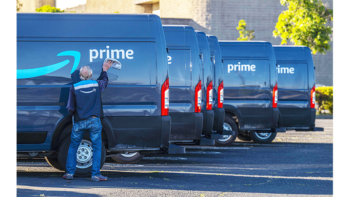 Người bán sẽ được phép chọn công ty giao hàng thay vì phải sử dụng dịch vụ cao cấp Prime của Amazon. Ảnh: GETTY IMAGES