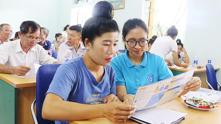 Phấn đấu 100% đối tượng cận nghèo được cấp thẻ bảo hiểm y tế miễn phí